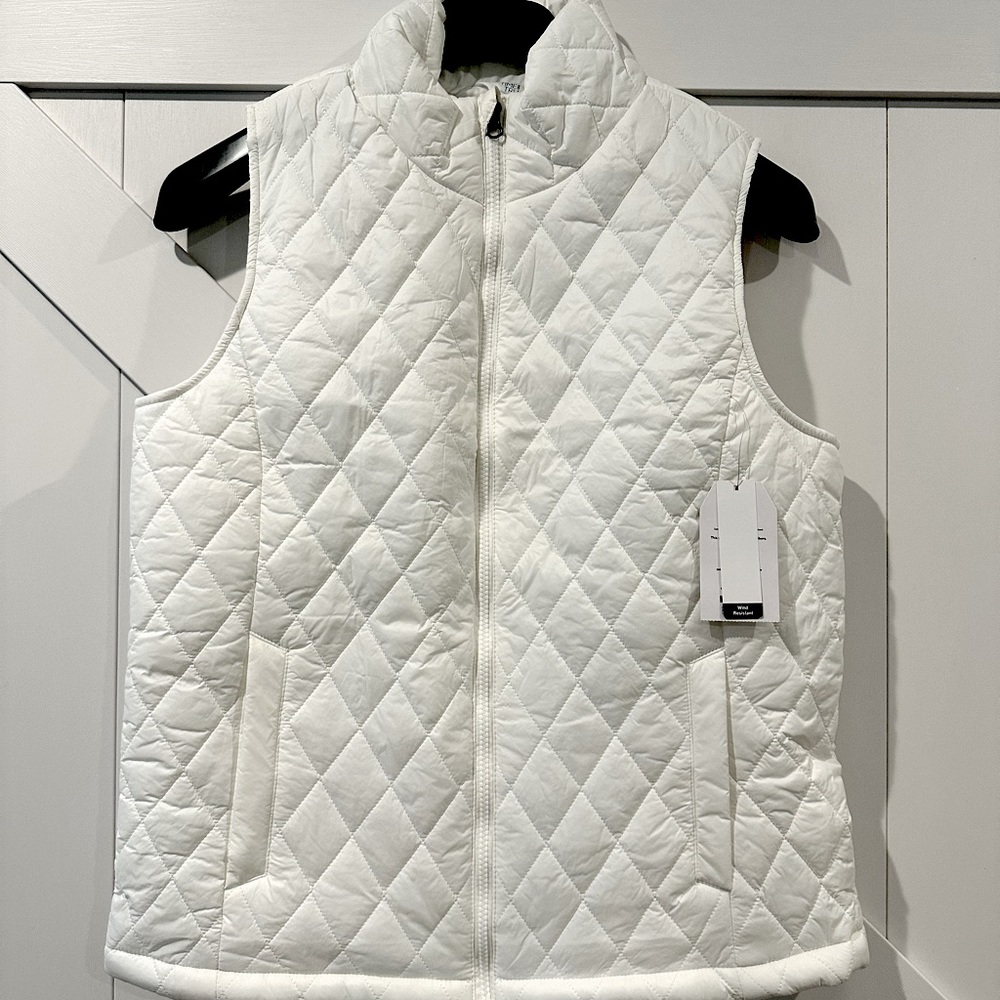 White lightweight puffer vest NWT